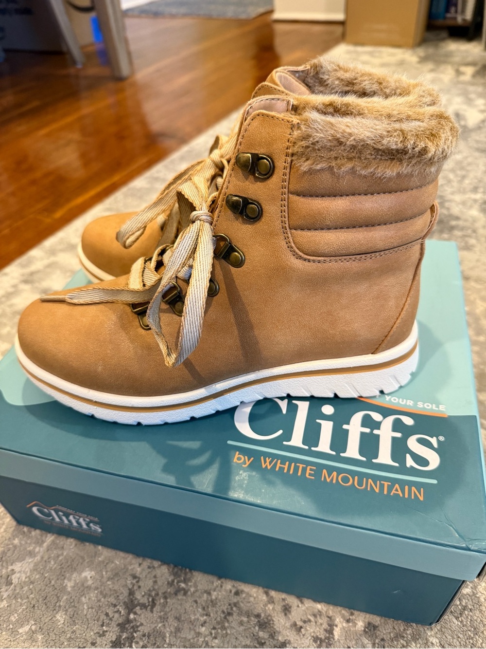 NEW Cliffs by WHITE MOUNTAIN Tan Lace-Up Faux-Fur Ankle Boots